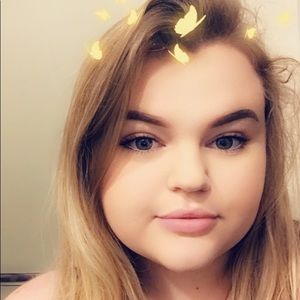 Meet your Posher, Michaela